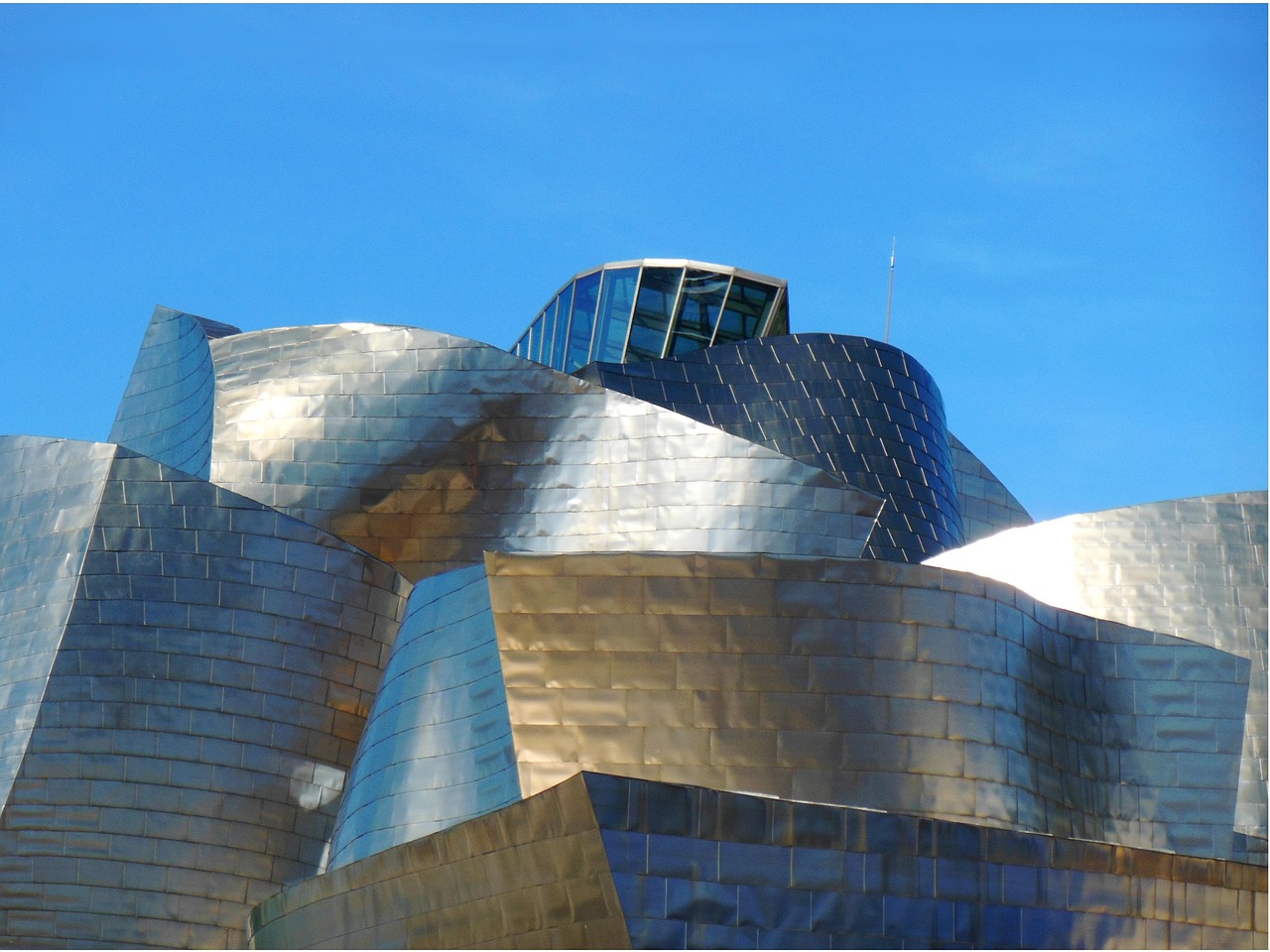 Vista exterior del Museo Guggenheim de Bilbao, obra de Frank Gehry